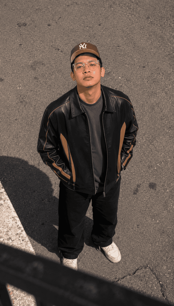 Prompt Foto Street Style Balkon AI